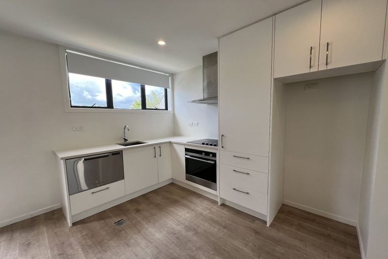 Photo of property in 7/12 Tawa Road, Te Atatu Peninsula, Auckland, 0610