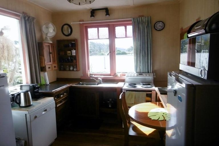 Photo of property in 2 Charles Street, Te Kamo, Whangarei, 0112