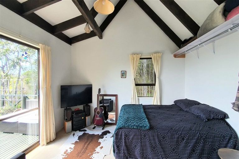 Photo of property in 61 Brick Bay Drive, Sandspit, Warkworth, 0982