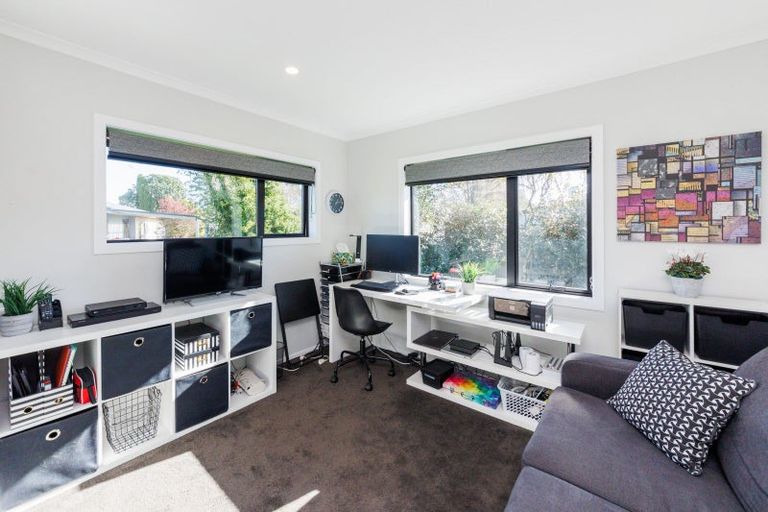 Photo of property in 26 Kimberley Grove, Westbrook, Palmerston North, 4412