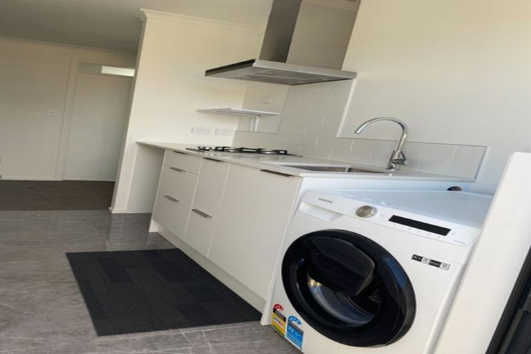 Photo of property in 2 Yulia Road, Flat Bush, Auckland, 2016