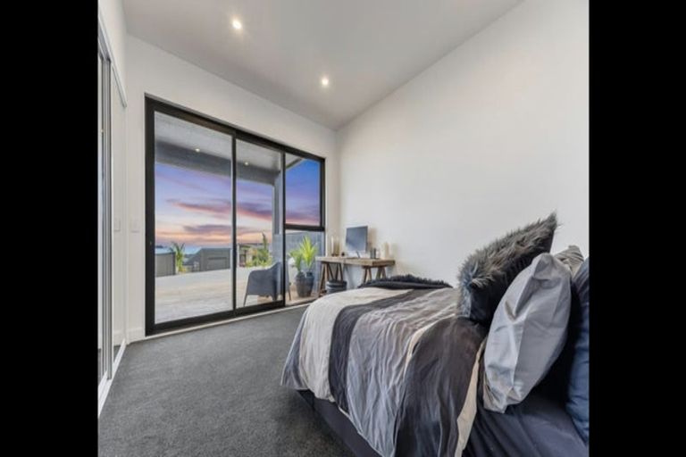 Photo of property in 8 Whio Place, Waikanae, 5036