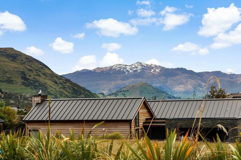Photo of property in 4 Polperro Court, Jacks Point, Queenstown, 9371