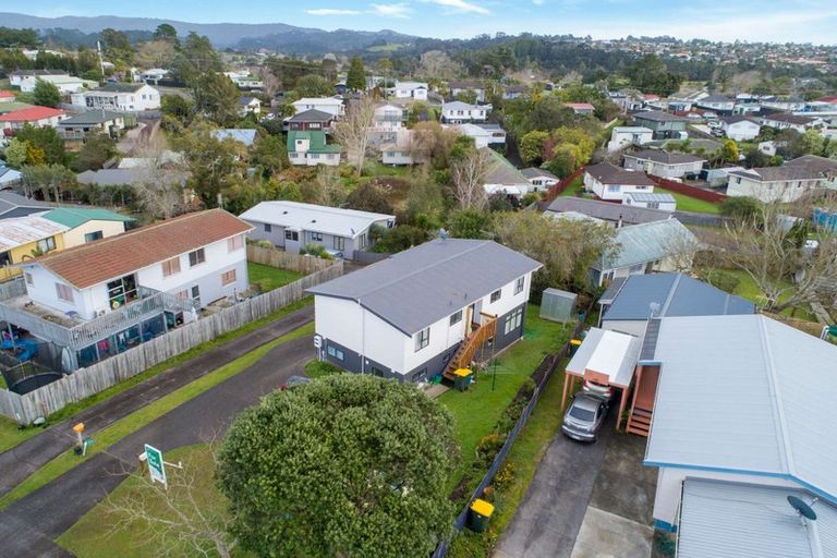 Photo of property in 51 Hindmarsh Street, Henderson, Auckland, 0612
