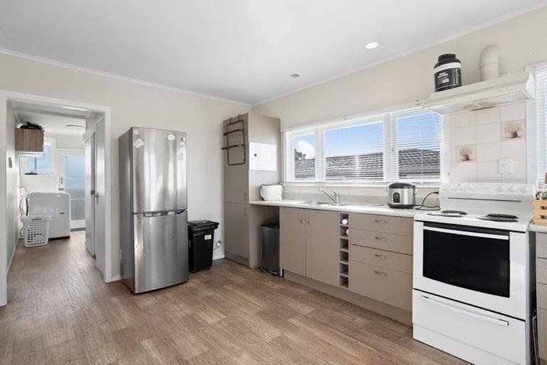 Photo of property in 223 Sturges Road, Henderson, Auckland, 0612