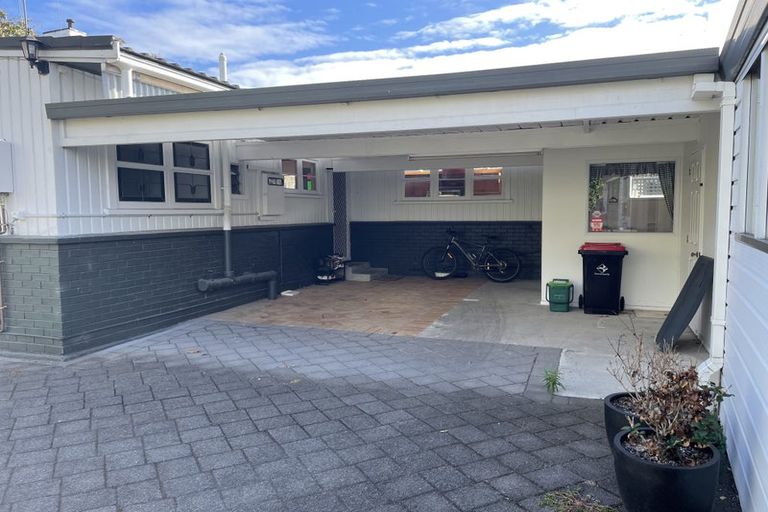 Photo of property in 90 Edgecumbe Road, Tauranga, 3110