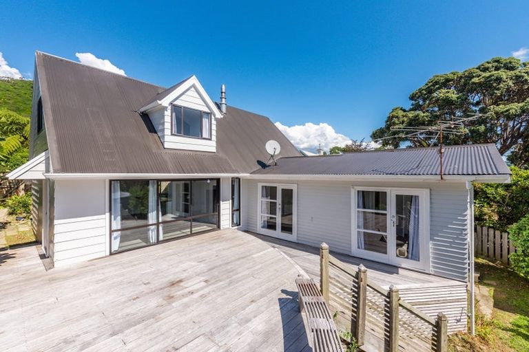 Photo of property in 50 Winara Avenue, Waikanae, 5036