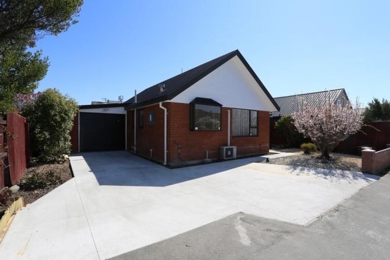 Photo of property in 8 Farm Lane, Parklands, Christchurch, 8083