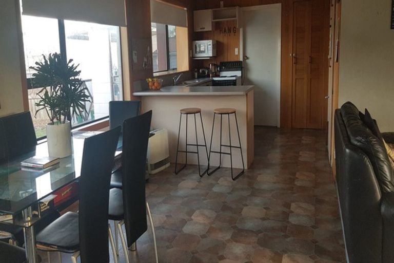 Photo of property in 10 Emlyn Place, Avondale, Christchurch, 8061