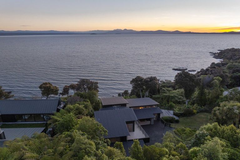 Photo of property in 47 Whakamoenga Point, Acacia Bay, Taupo, 3385
