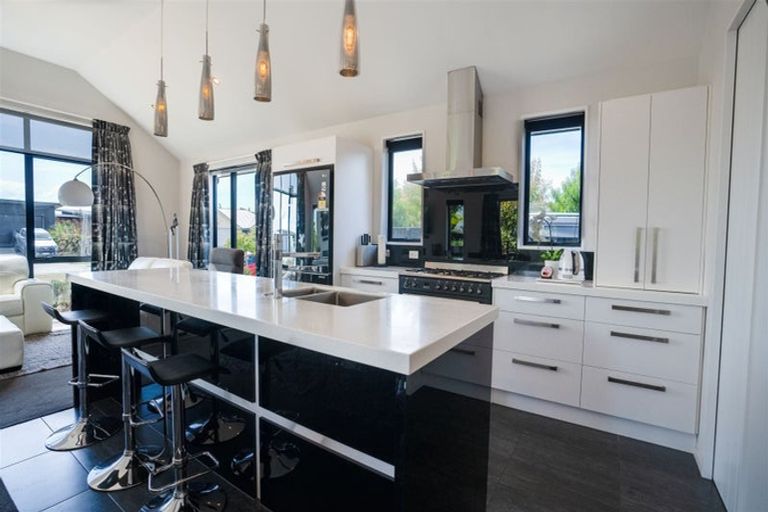 Photo of property in 72 Beachvale Drive, Kaiapoi, 7630