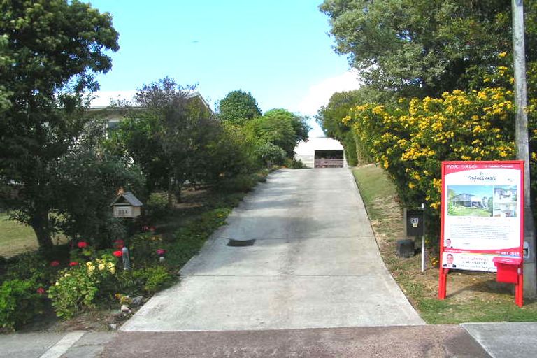 Photo of property in 21 Catalina Crescent, Forrest Hill, Auckland, 0620