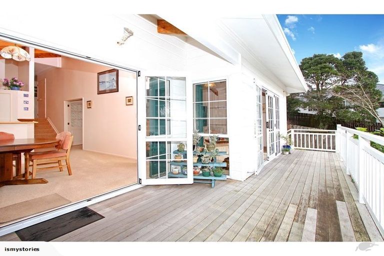 Photo of property in 2/148 Oaktree Avenue, Browns Bay, Auckland, 0630