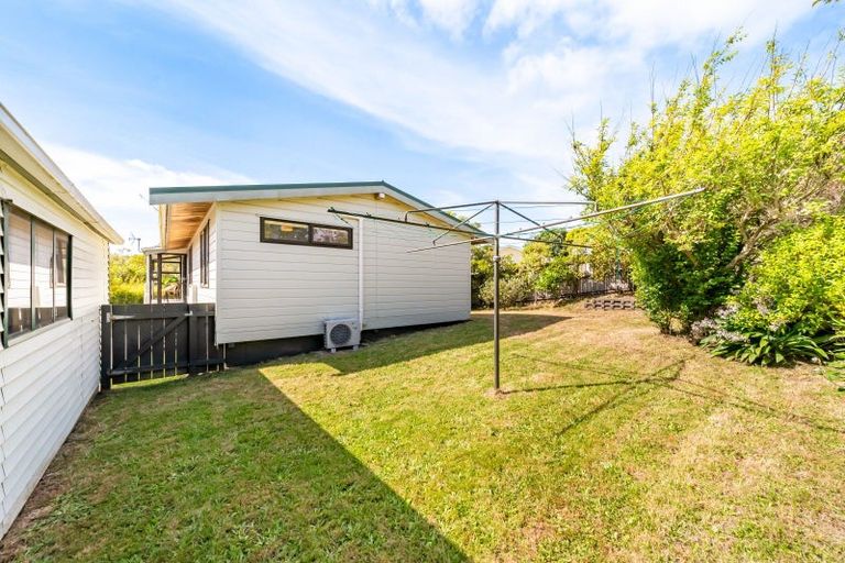 Photo of property in 22 Whitechapel Grove, Stokes Valley, Lower Hutt, 5019