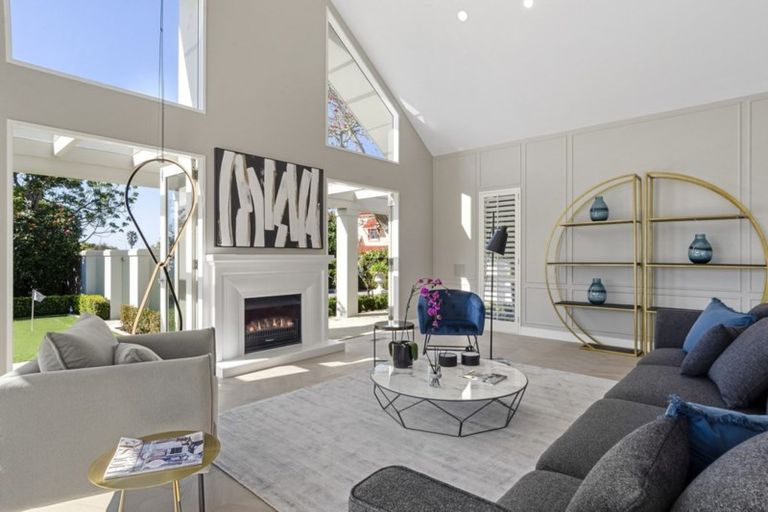 Photo of property in 286 Hurstmere Road, Takapuna, Auckland, 0622