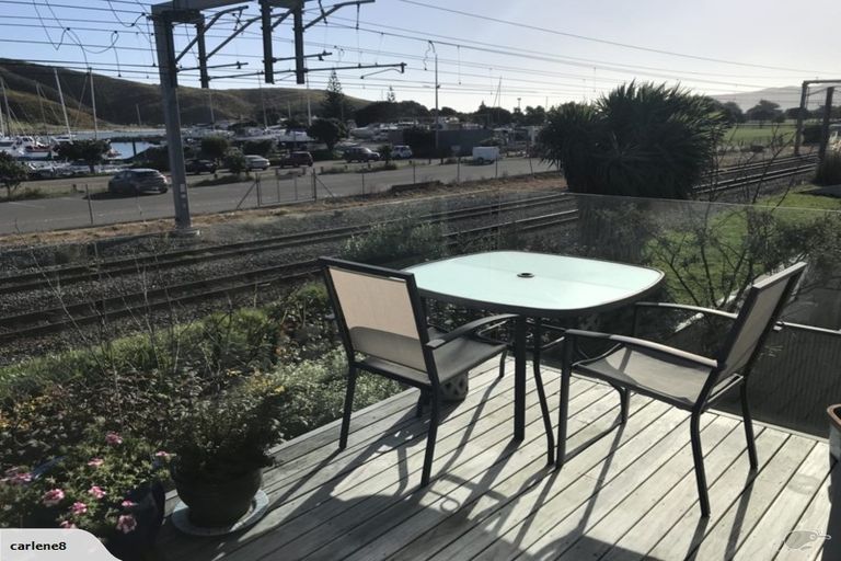 Photo of property in 4 Marina View, Paremata, Porirua, 5026