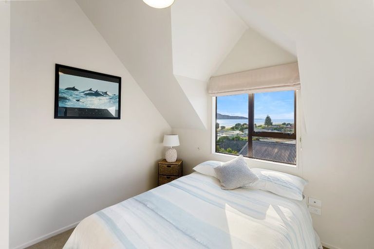 Photo of property in 128 Seaview Road, Paraparaumu Beach, Paraparaumu, 5032