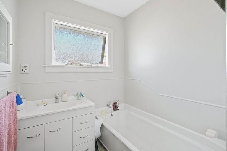 Photo of property in 1/102 Amyes Road, Hornby, Christchurch, 8042