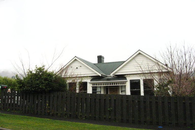 Photo of property in 3 Station Road, Sawyers Bay, Port Chalmers, 9023