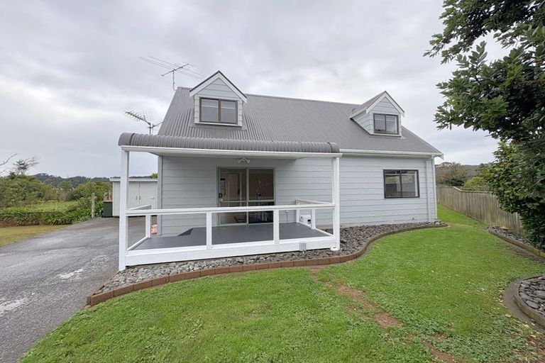 Photo of property in 15b Whitechapel Grove, Stokes Valley, Lower Hutt, 5019