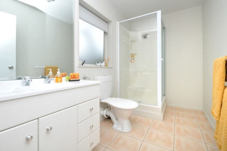 Photo of property in 2/6 Daria Place, Northpark, Auckland, 2013