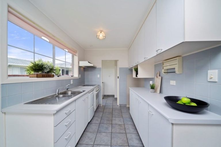 Photo of property in 35 Wesley Avenue, Frankleigh Park, New Plymouth, 4310