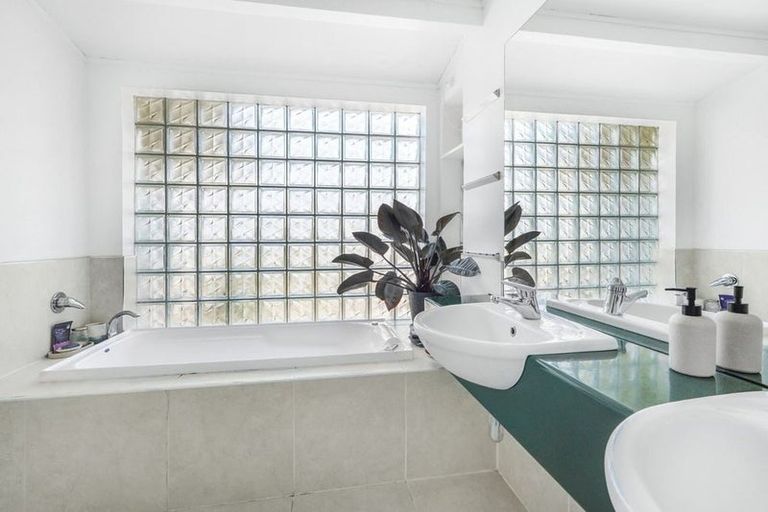 Photo of property in 154 Totara Drive, Pukete, Hamilton, 3200