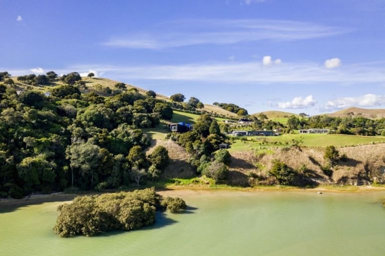 Photo of property in 4b Kotare Road, Kaiwaka, 0573