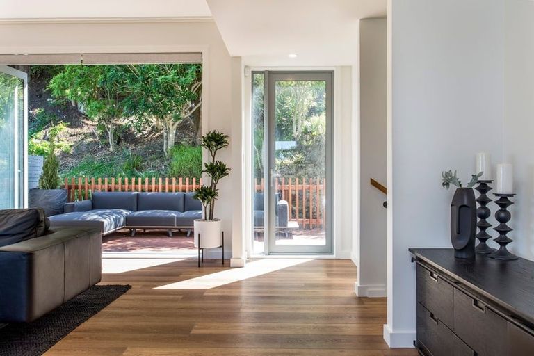 Photo of property in 8b Huka Road, Birkenhead, Auckland, 0626