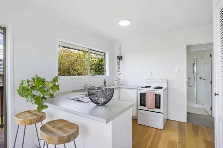 Photo of property in 1/125 Forrest Hill Road, Forrest Hill, Auckland, 0620