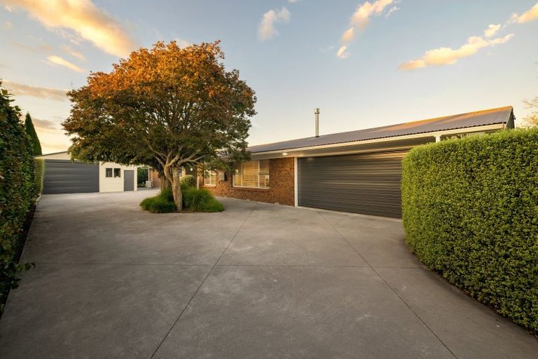 Photo of property in 82 Williams Street, Cambridge, 3434