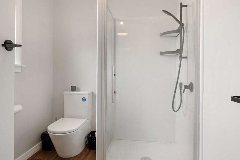 Photo of property in 64 Great North Road, Saint Johns Hill, Whanganui, 4500