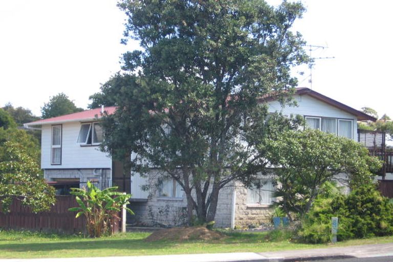 Photo of property in 24 Bentley Avenue, Glenfield, Auckland, 0629