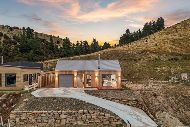 Photo of property in 46 Atkins Road, Luggate, Wanaka, 9382