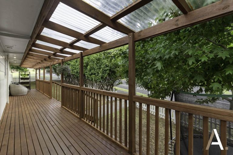 Photo of property in 42 Banyan Drive, Totara Heights, Auckland, 2105
