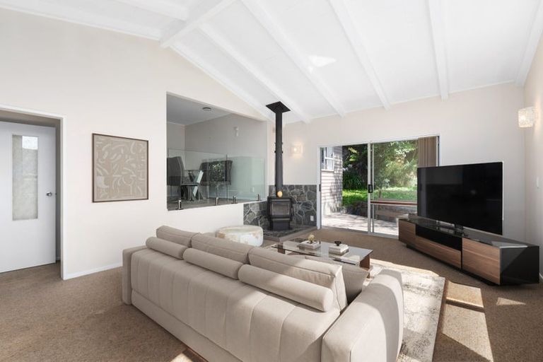 Photo of property in 30 Davis Grove, Wainuiomata, Lower Hutt, 5014