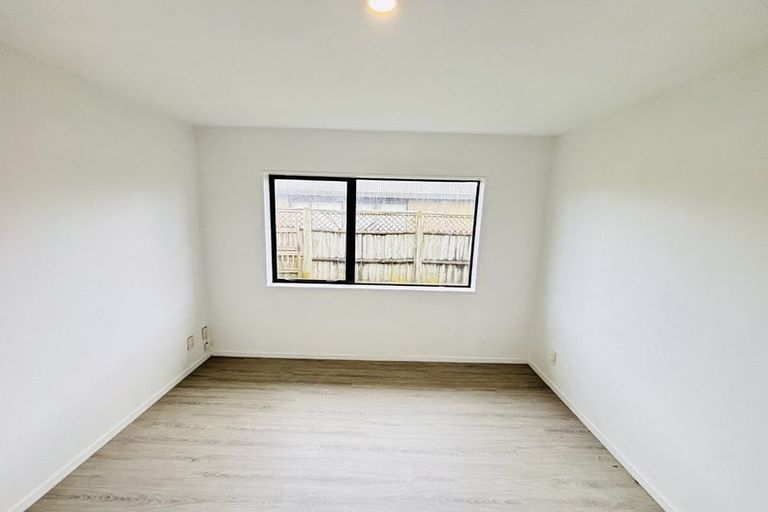 Photo of property in 21 Robertson Road, Favona, Auckland, 2024