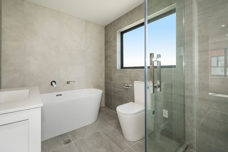 Photo of property in 71 Salamanca Road, Sunnynook, Auckland, 0620