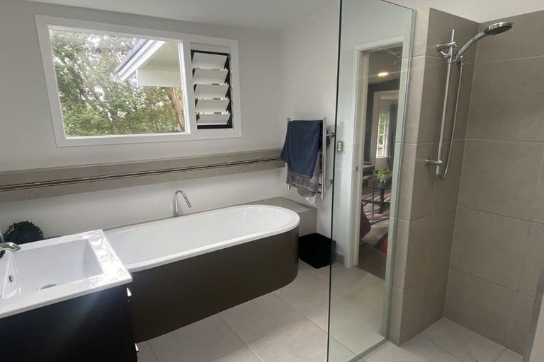 Photo of property in 105 Takahe Road, Titirangi, Auckland, 0604