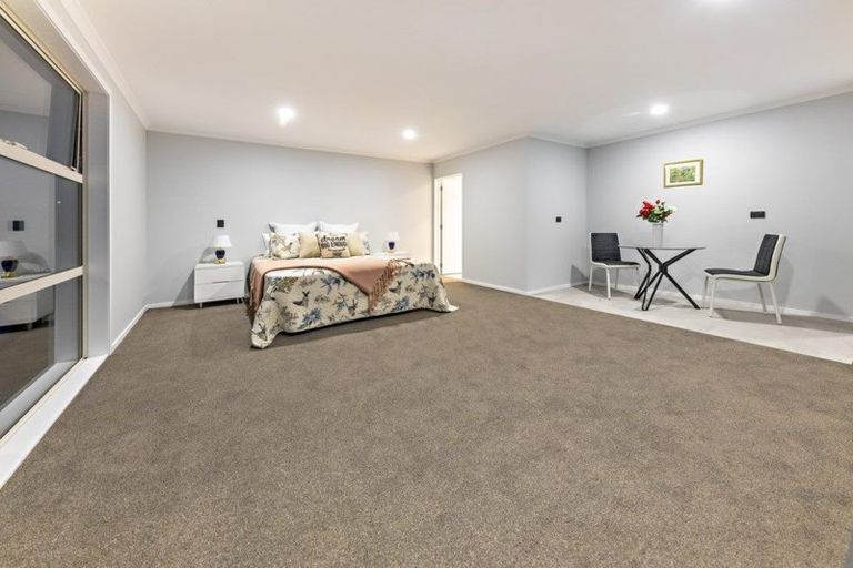Photo of property in 32 Kauri Heart Avenue, Takanini, 2112