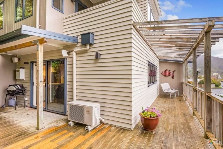 Photo of property in 1/37 Parnell Street, Fairfield, Lower Hutt, 5011