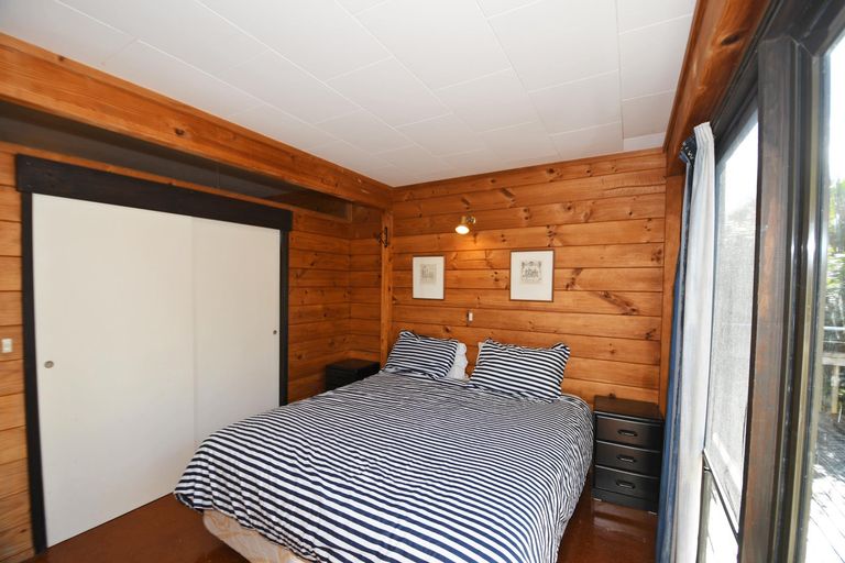 Photo of property in 103 Leigh Road, Leigh, 0985