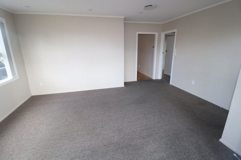 Photo of property in 81 Sturges Road, Henderson, Auckland, 0612