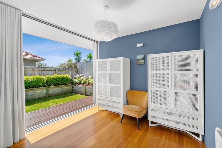 Photo of property in 120b Pioneer Road, Moturoa, New Plymouth, 4310