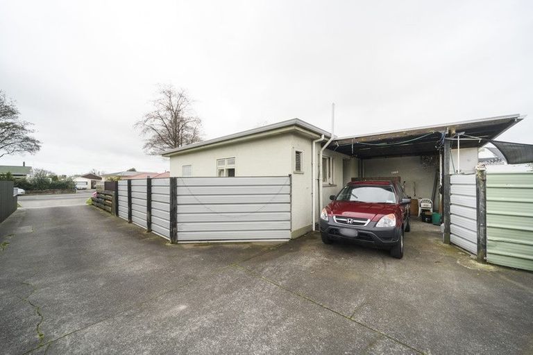 Photo of property in 11 Botanical Road, Takaro, Palmerston North, 4412