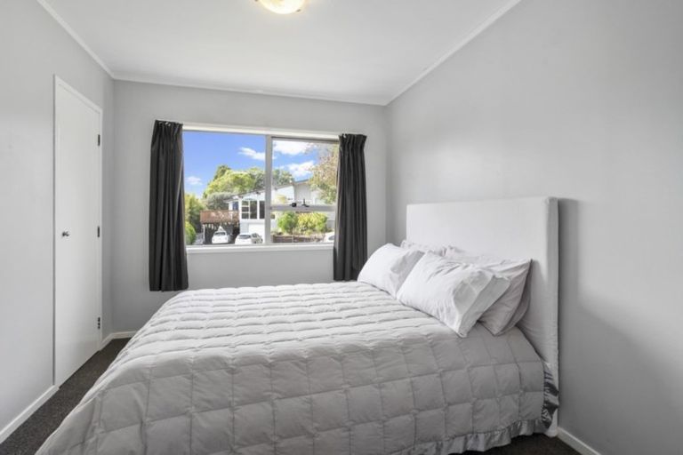 Photo of property in 3 Seabar Place, Glen Eden, Auckland, 0602