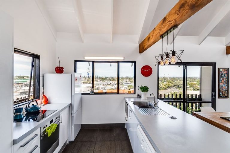 Photo of property in 5 Guys Hill Road, Hospital Hill, Napier, 4110