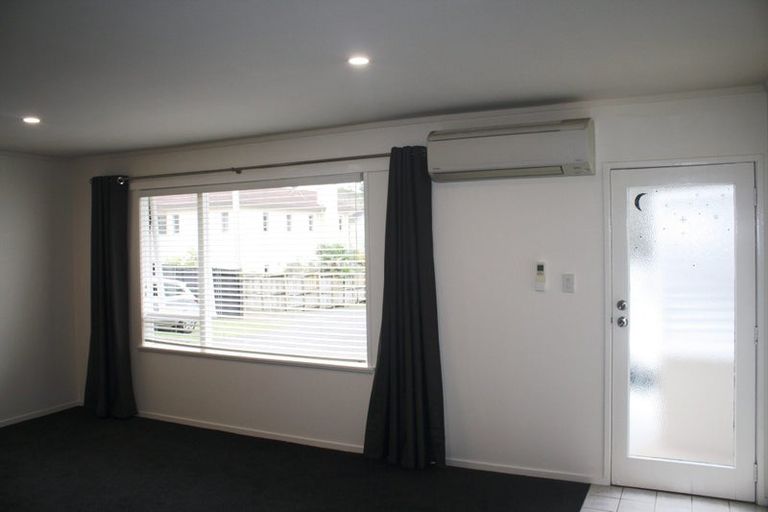 Photo of property in 2/119 Nile Road, Milford, Auckland, 0620