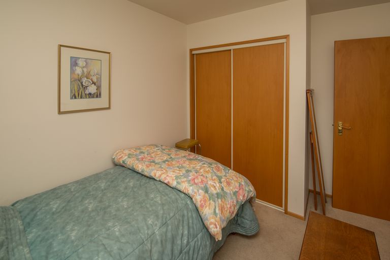 Photo of property in 4 Chesterfield Mews, Russley, Christchurch, 8042