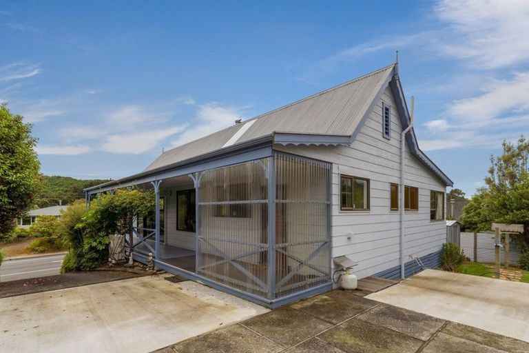 Photo of property in 168 Waikawa Road, Picton, 7220